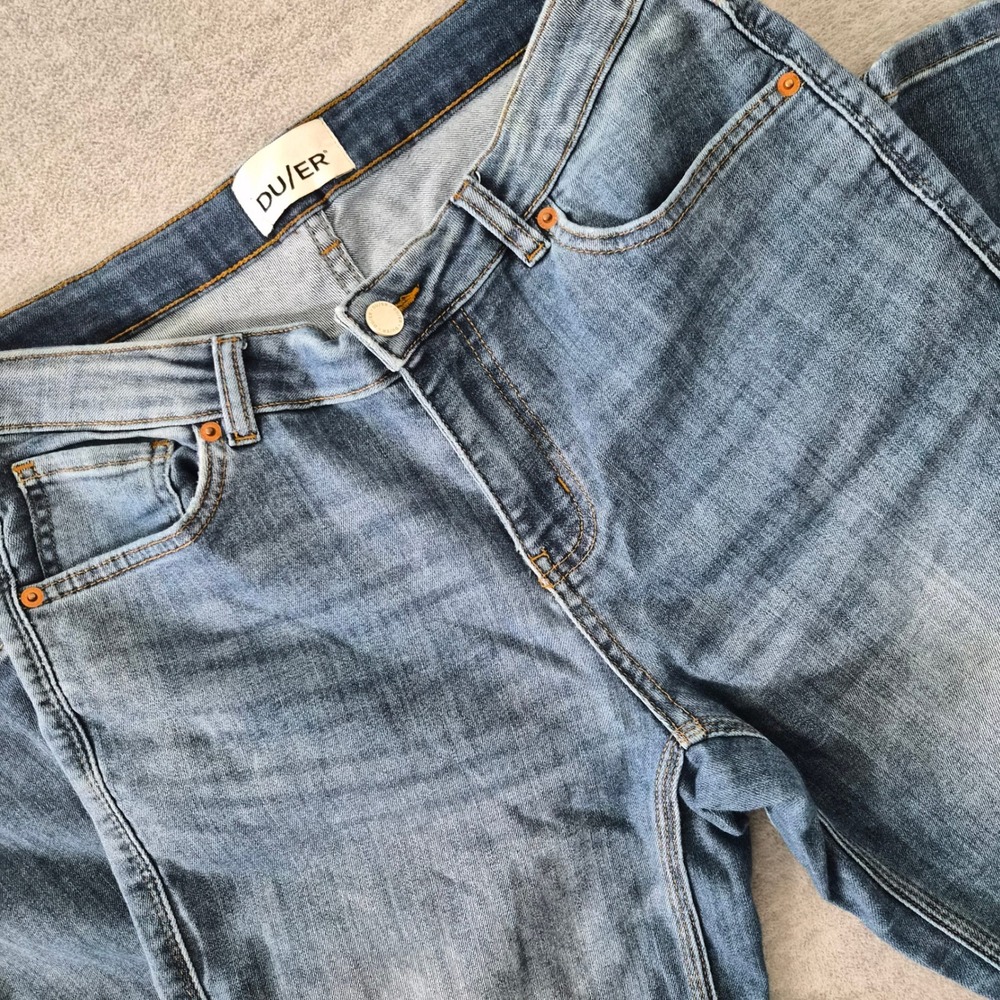 DU/ER Performance Denim Slim Straight Jeans Medium Wash Blue 29x30 Womens